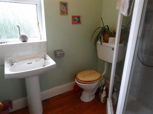 SHOWER ROOM