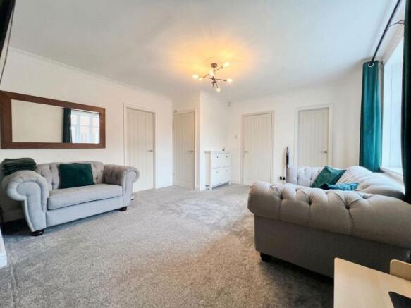 Wellington Crescent, Worsbrough, S70 photo 4