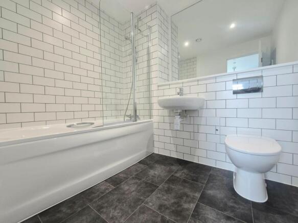 2 bed Apartment to rent Image 5