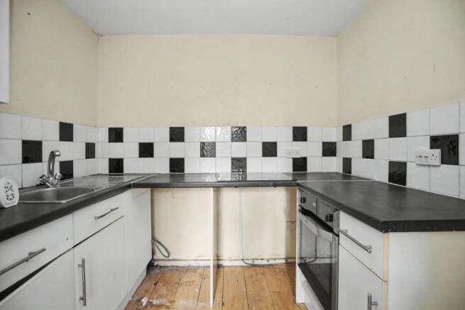 7 Mallard Court, Bradford, West Yorkshire, BD8 0NU photo 4