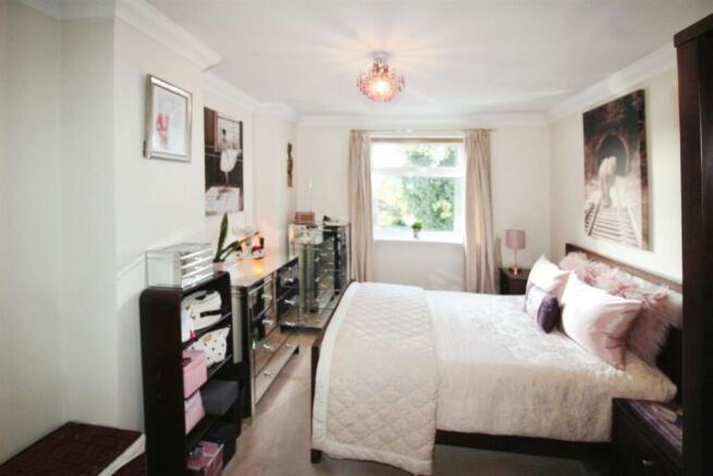 2 bed Ground Flat for sale Image 10