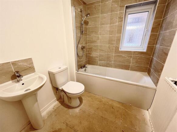 3 bed Detached to rent Image 10