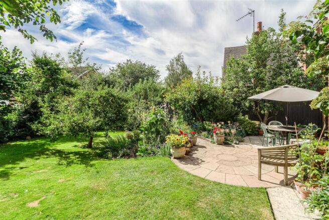 5 Garton Close