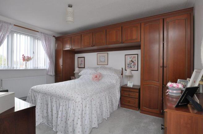 2 bed Flat for sale Image 7