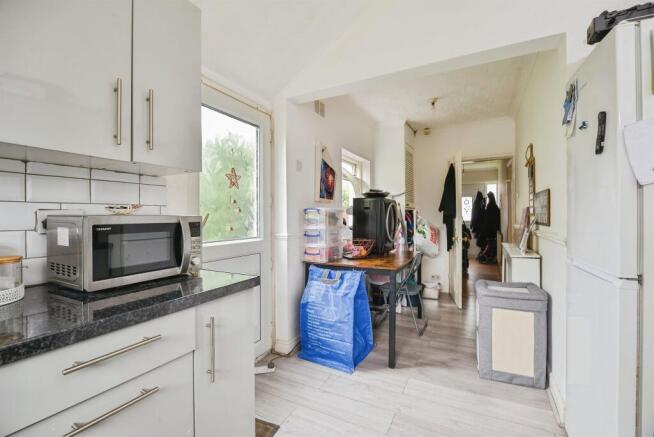 3 bed Terraced for sale Image 5