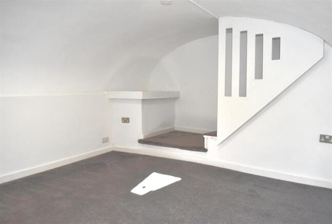 2 bed Terraced for sale Image 12