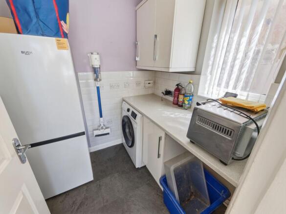 4 bed Detached for sale Image 10