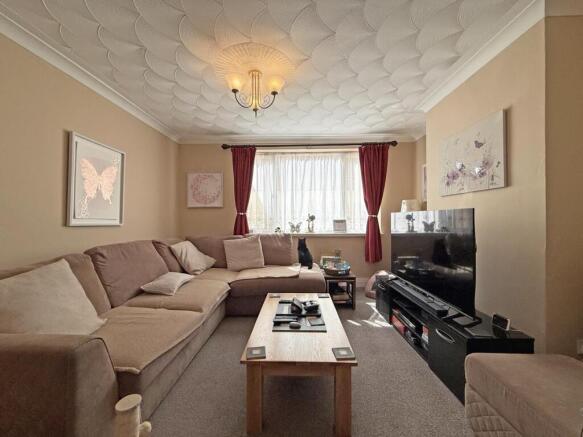 Shakespeare Road 6 - Lounge Area.jpg