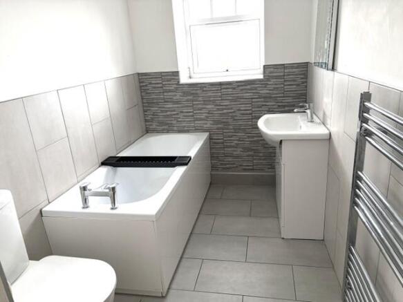4 bed Barn Conversion to rent Image 10