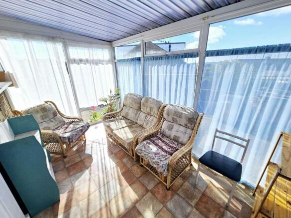 4 bed Semi-Detached Bungalow for sale Image 12