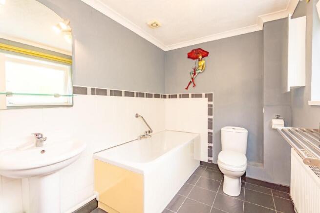 Efail Newydd, Pont Robert-18.jpg