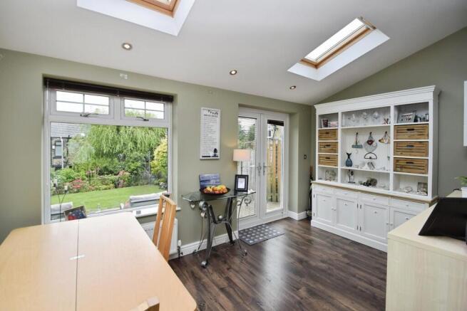 3 bed Semi-Detached for sale Image 6