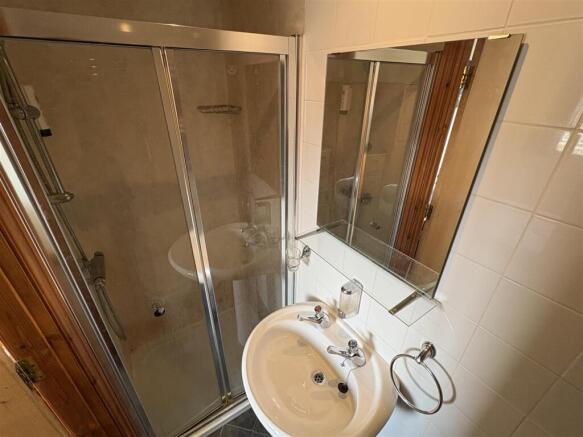 7 bed House Share to rent Image 8