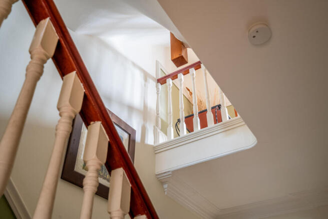 5 bed Town House for sale Image 12