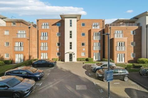 Hawkes Close, Langley, SL3