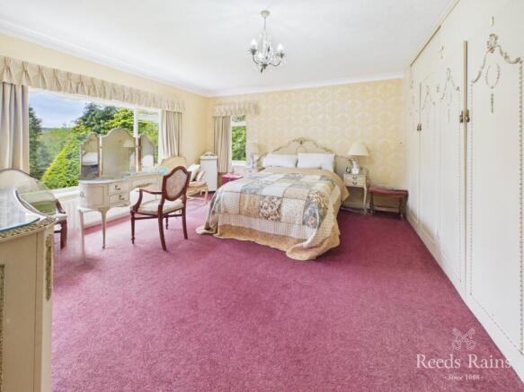 4 bed Detached for sale Image 12