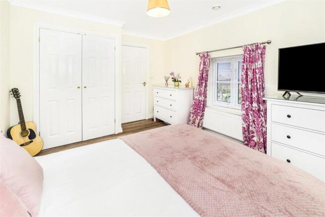 HO Bed 3.jpg