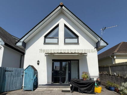 Private Cul de Sac off Trenovissick Road, St Blazey, PL24