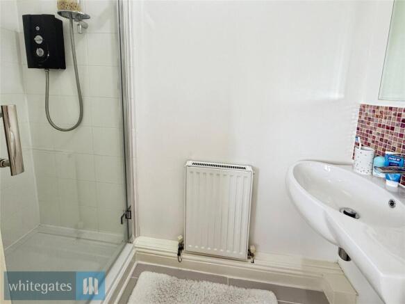 4 bed Detached for sale Image 9