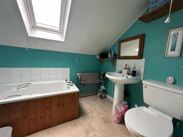4 bed Terraced for sale Image 12