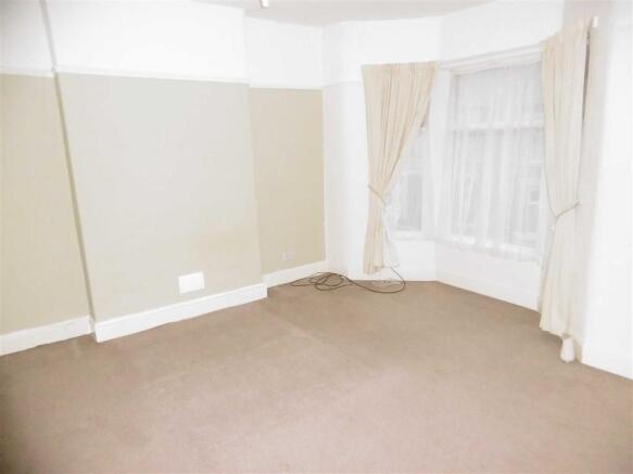 FRONT BEDROOM