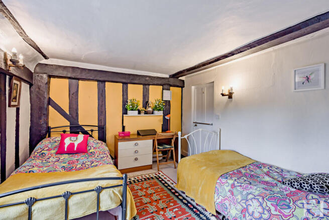 8658770-interiorW...