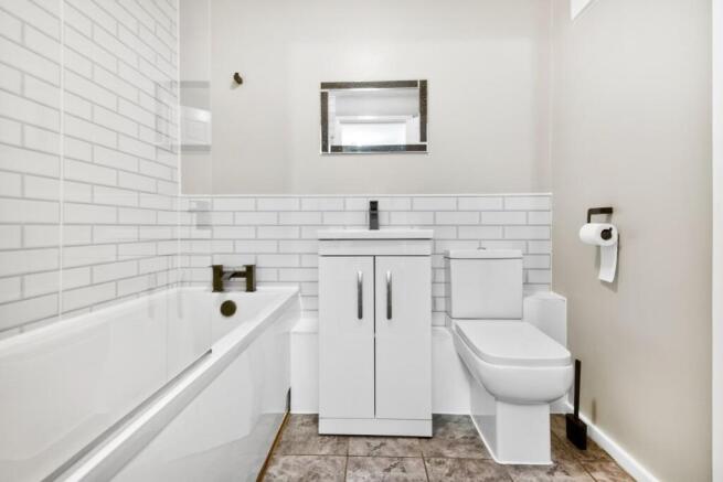 1 bed Flat for sale Image 12
