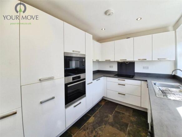 2 bed End of Terrace to rent Image 5