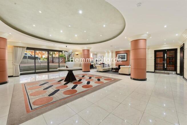 15-cb7dGCHEMS- Apt 15 Kidderpore Ave - Lobby -Orig