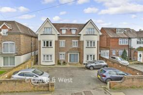 Flat 5, 120 Consero Court, Ladbroke Road, Redhill RH1 1PU