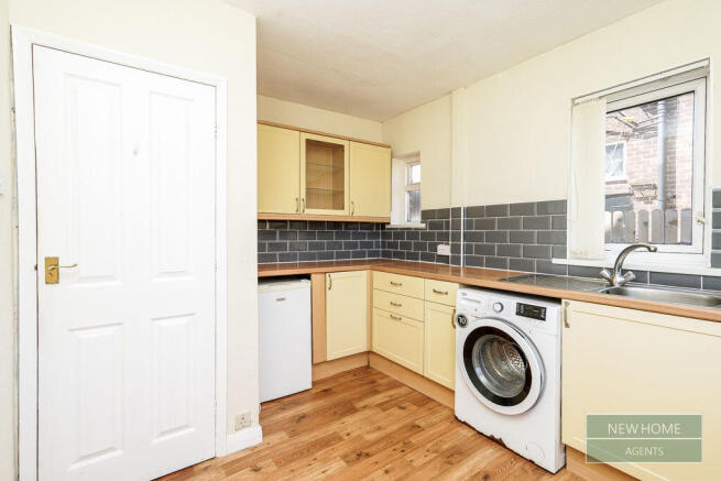 3 bed Semi-Detached for sale Image 2