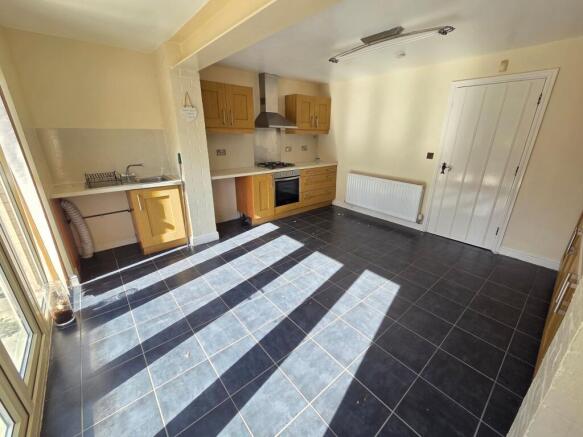3 bed Terraced for sale Image 3