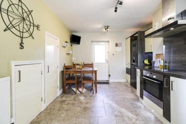 3 bed House for sale Image 7