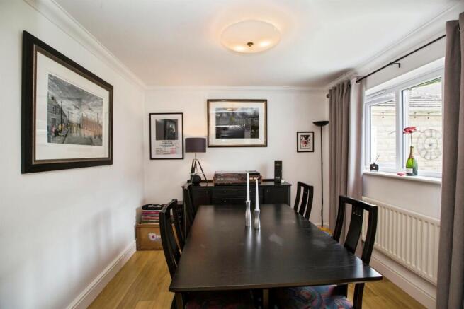 4 bed Detached for sale Image 11