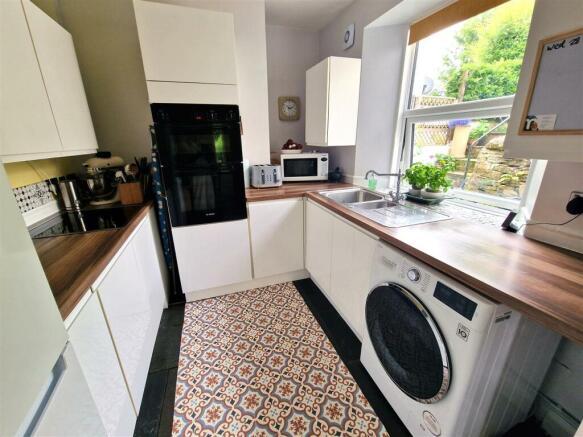 Kitchen area.jpg