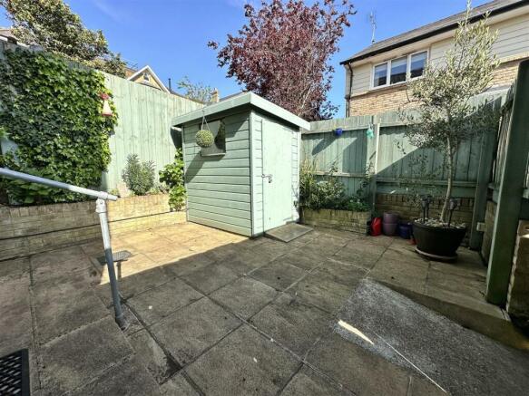 2 Trent Mews garden.jpg