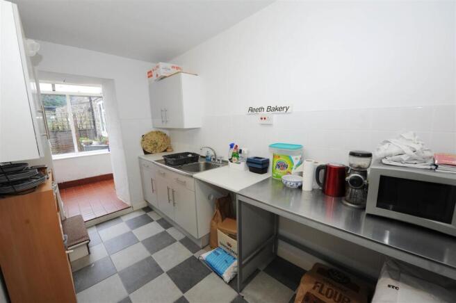 4 bed Detached for sale Image 7