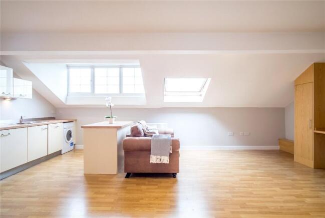 1 bed Apartment to rent Image 4