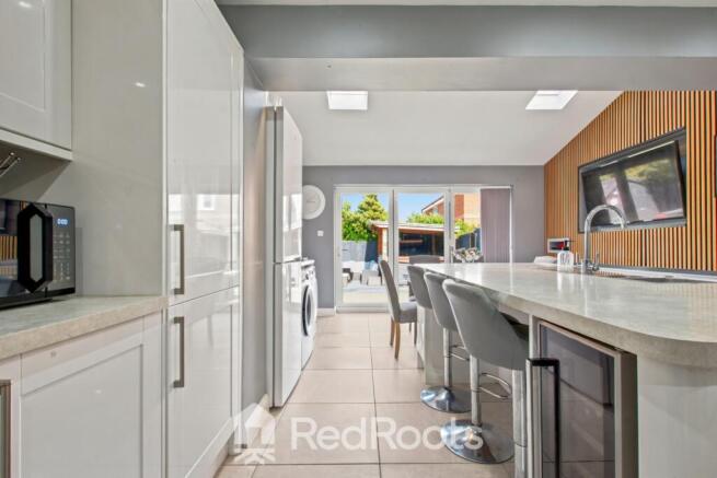 3 bed Semi-Detached for sale Image 7