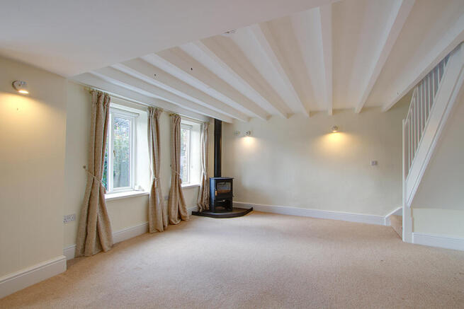 2 bed Terraced to rent Image 5