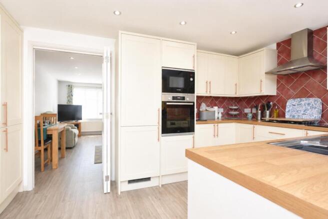 Kitchen1.jpg