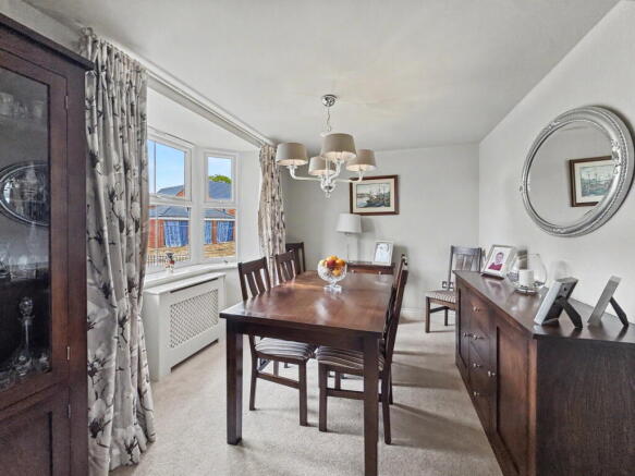 4 bed Detached for sale Image 4