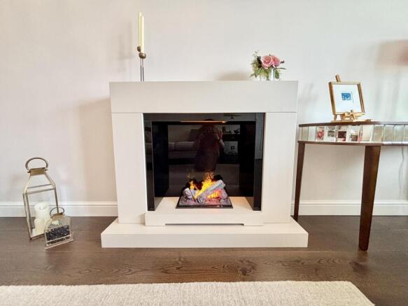 4 bed Detached for sale Image 5