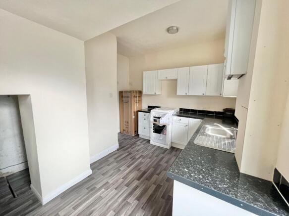 2 bed House to rent Image 4