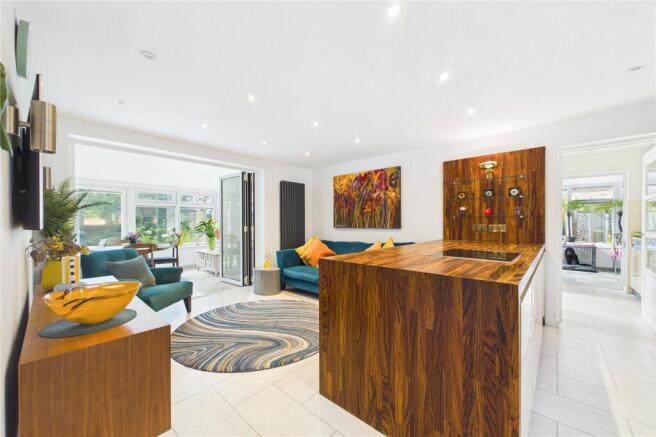 Kitchen/ Dining Room