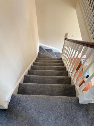 3 bed Semi-Detached to rent Image 4