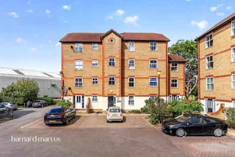 Appleton Square, Mitcham