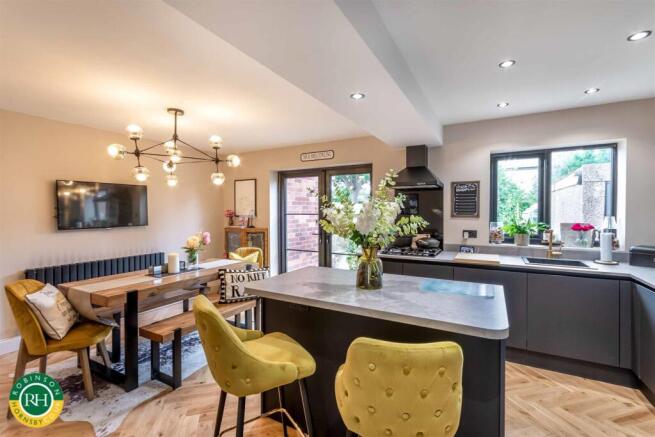 3 bed Semi-Detached for sale Image 7