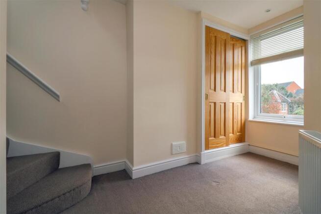 FIRST FLOOR LANDING: