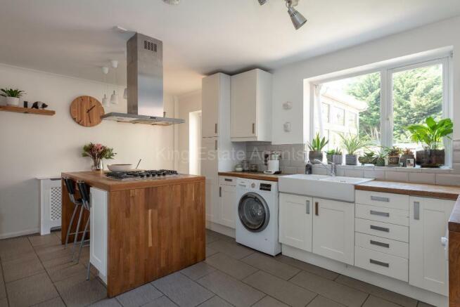 Kitchen & Breakfast Room